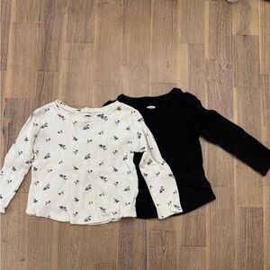 Two Old Navy Girls Long Sleeved Waffle Knit T-Shirts 3T